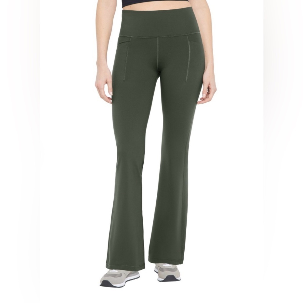 Gapfit Women's Smooth High Rise Flare Leg Ivy Green Leggings NWOT - Picture 2 of 6